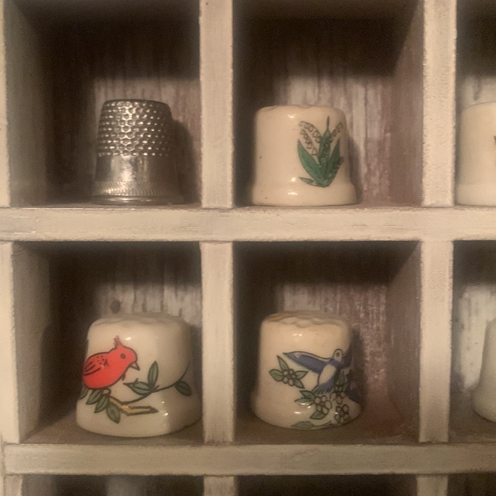 Porcelain Flower Thimble Collection! - Picture 2 of 5